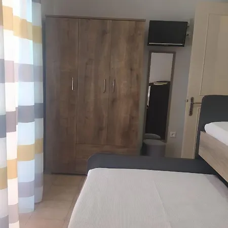 דירה Niki's House Corfu *